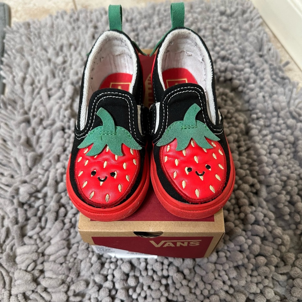 Slip-On V Berry